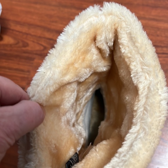 Sherpa Lined Brown Boots - Picture 5 of 6